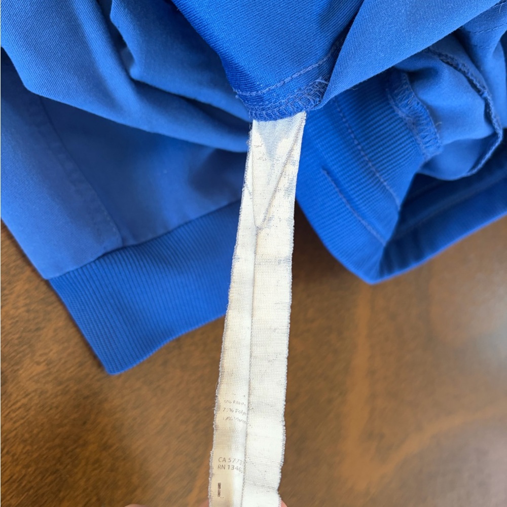 Fabletics Scrub Set L - Picture 3 of 6
